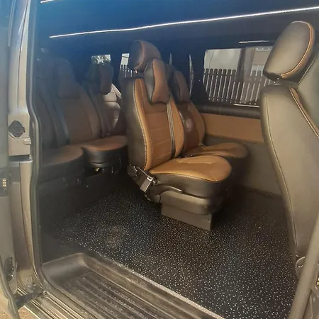Апартаменти Airport&apartment&parking
