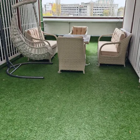 Airport&apartment&parking Apartment