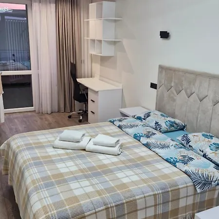 Airport&apartment&parking *