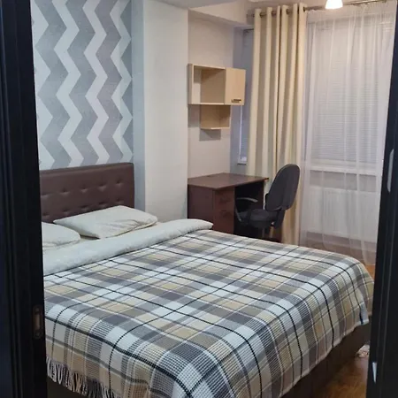 Airport&apartment&parking Apartment