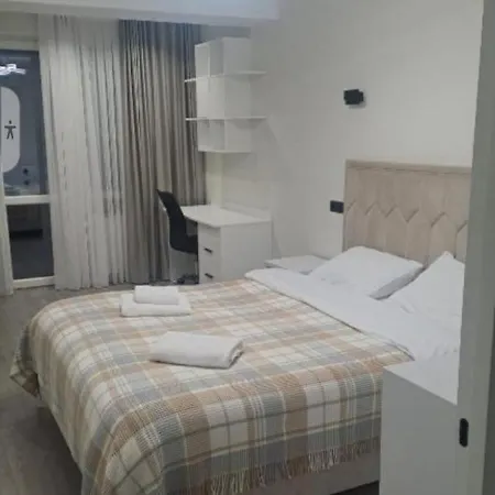 Airport&apartment&parking
